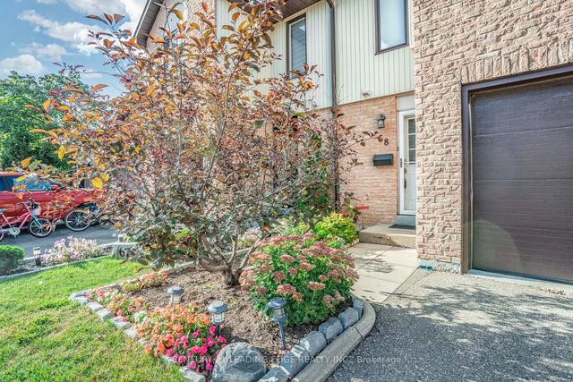 68 - 68 Foster Cres, Townhouse with 3 bedrooms, 2 bathrooms and 2 parking in Brampton ON | Image 29