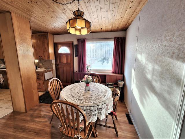 4910 56 Avenue, House detached with 2 bedrooms, 1 bathrooms and 3 parking in Rimbey AB | Image 3
