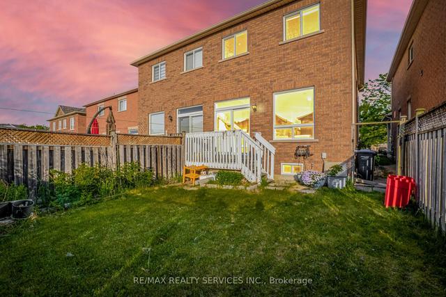 12 Martree Cres, House semidetached with 3 bedrooms, 3 bathrooms and 3 parking in Brampton ON | Image 22
