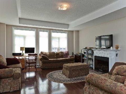 01 - 103 Brant St, Condo with 2 bedrooms, 3 bathrooms and 2 parking in Oakville ON | Image 6