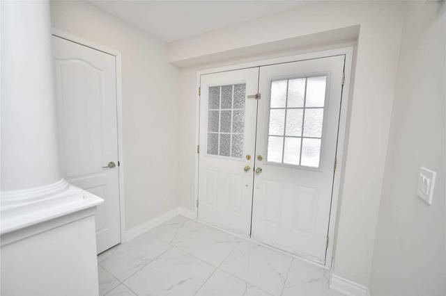 3231 Sharp Rd, House attached with 3 bedrooms, 4 bathrooms and 2 parking in Burlington ON | Image 23