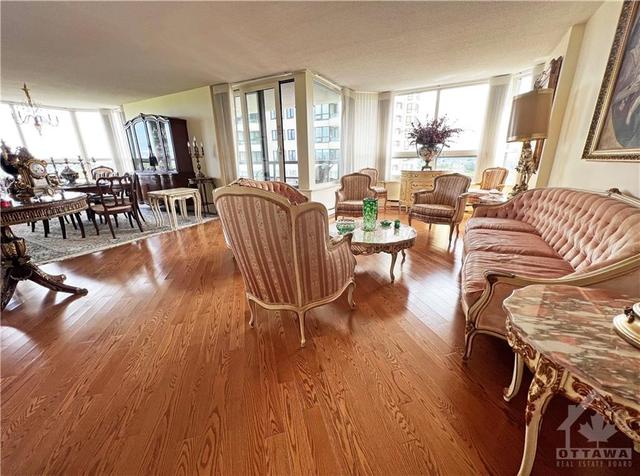 1002 - 1510 Riverside Drive, Condo with 2 bedrooms, 2 bathrooms and 1 parking in Ottawa ON | Image 5