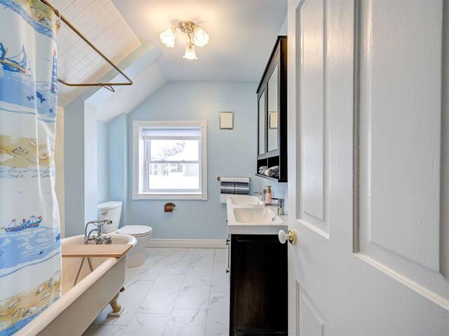 318 Queen St W, House detached with 4 bedrooms, 2 bathrooms and 6 parking in Cambridge ON | Image 21