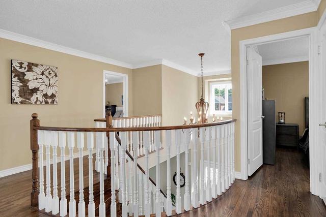 672 Mariner Lane, House detached with 4 bedrooms, 3 bathrooms and 9 parking in Newmarket ON | Image 16