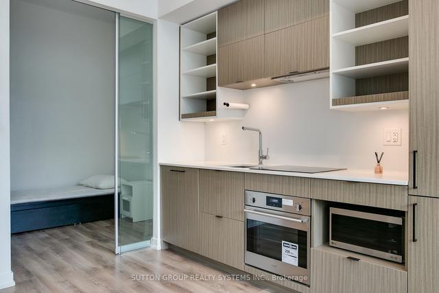 404 - 20 Edward St, Condo with 2 bedrooms, 1 bathrooms and 0 parking in Toronto ON | Image 6