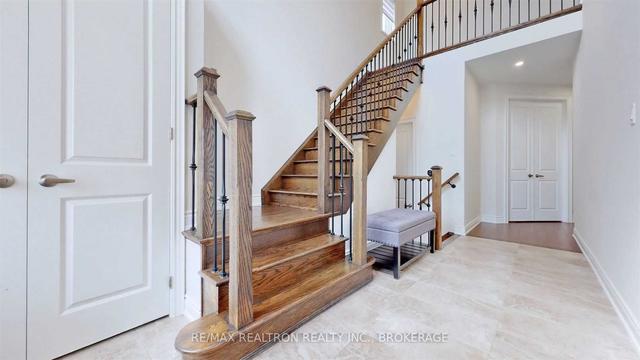 127 Rotondo Cres, House detached with 4 bedrooms, 3 bathrooms and 4 parking in Vaughan ON | Image 35
