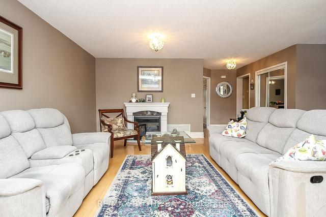 48 Regina Blvd, House detached with 2 bedrooms, 4 bathrooms and 6 parking in Wasaga Beach ON | Image 3