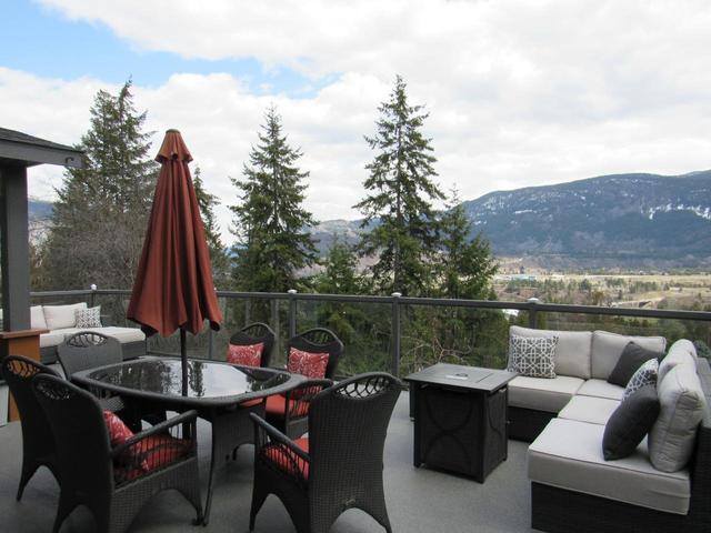 2198 Crestview Crescent, House detached with 5 bedrooms, 4 bathrooms and 3 parking in Castlegar BC | Image 40