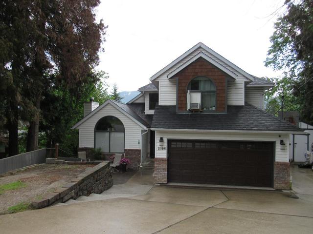 2198 Crestview Crescent, House detached with 5 bedrooms, 4 bathrooms and 3 parking in Castlegar BC | Image 1