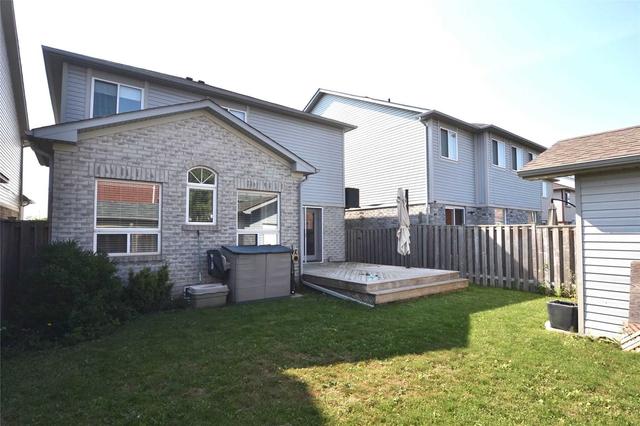 981 Kennedy Circ, House detached with 4 bedrooms, 3 bathrooms and 4 parking in Milton ON | Image 8