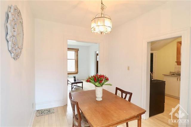 184 Hawthorne Avenue, Townhouse with 3 bedrooms, 1 bathrooms and 4 parking in Ottawa ON | Image 11