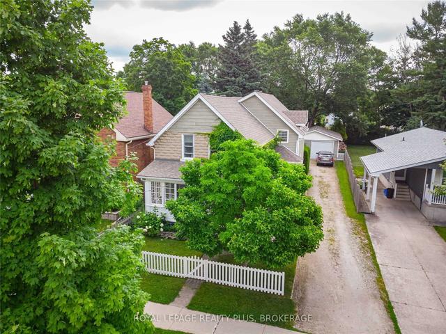 1569 7th Ave E, House detached with 5 bedrooms, 3 bathrooms and 7 parking in Owen Sound ON | Image 39