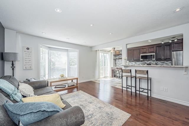 1 Holly Crt, House detached with 3 bedrooms, 2 bathrooms and 3 parking in Guelph ON | Image 39