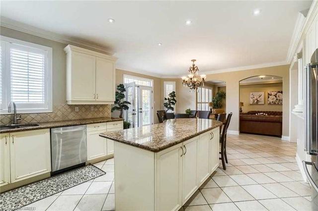 41 Nova Scotia Rd, House detached with 4 bedrooms, 5 bathrooms and 8 parking in Brampton ON | Image 3