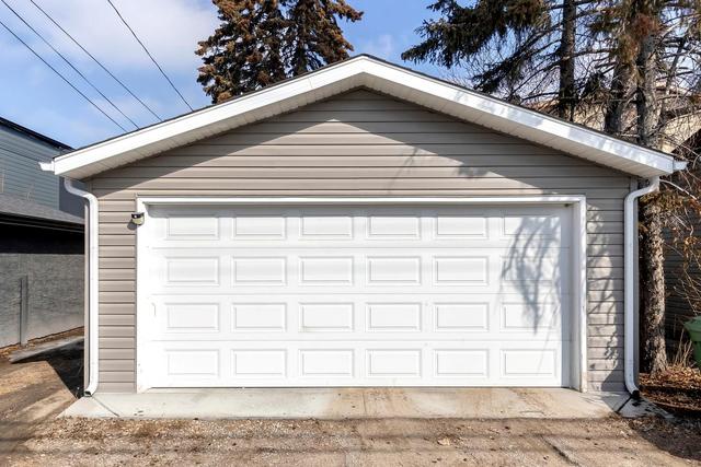 1305 20 Avenue Nw, House detached with 3 bedrooms, 2 bathrooms and 2 parking in Calgary AB | Image 44
