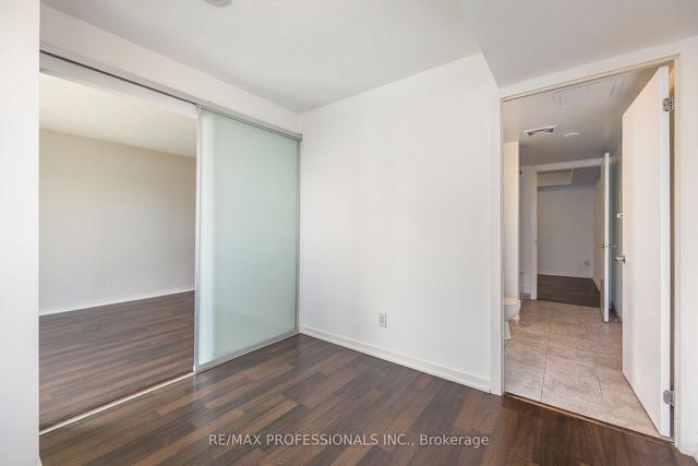 1326 - 38 Joe Shuster Way, Condo with 2 bedrooms, 1 bathrooms and 1 parking in Toronto ON | Image 9