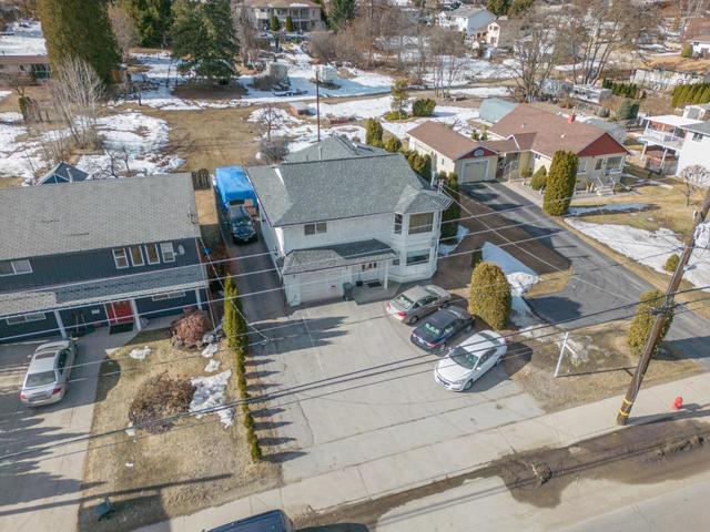 2812 Columbia Avenue, House detached with 5 bedrooms, 3 bathrooms and null parking in Castlegar BC | Image 35