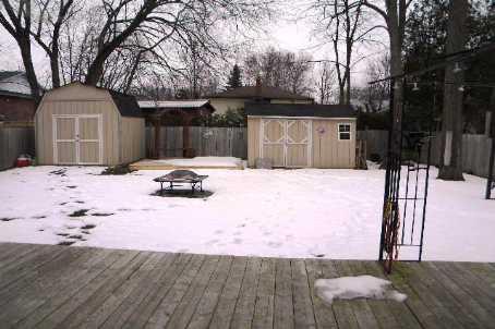 985 Barton Ave, House detached with 3 bedrooms, 1 bathrooms and 5 parking in Georgina ON | Image 9