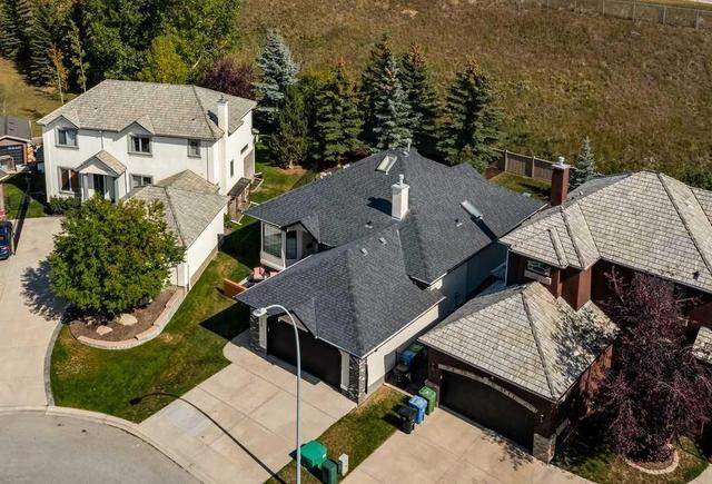 426 Sierra Madre Court Sw, House detached with 4 bedrooms, 3 bathrooms and 2 parking in Calgary AB | Image 3