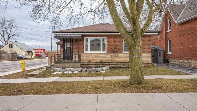 305 Darling St, House detached with 2 bedrooms, 2 bathrooms and 2 parking in Brantford ON | Image 1