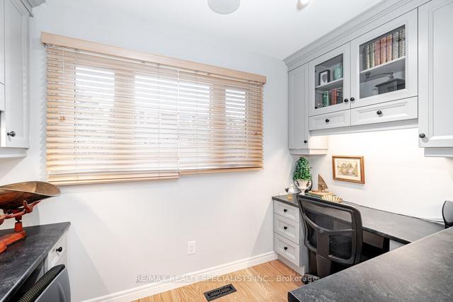 55 Silver Shadow Path, Townhouse with 3 bedrooms, 2 bathrooms and 2 parking in Toronto ON | Image 6