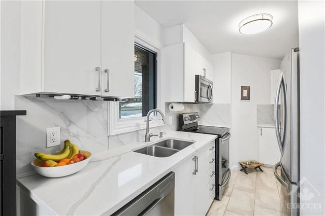 1134 Gablefield Private, House attached with 2 bedrooms, 2 bathrooms and 1 parking in Ottawa ON | Image 7