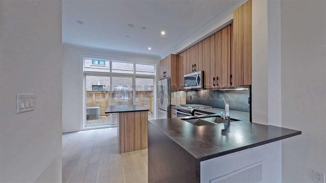 3879b Bloor St W, House attached with 3 bedrooms, 2 bathrooms and 2 parking in Toronto ON | Image 9