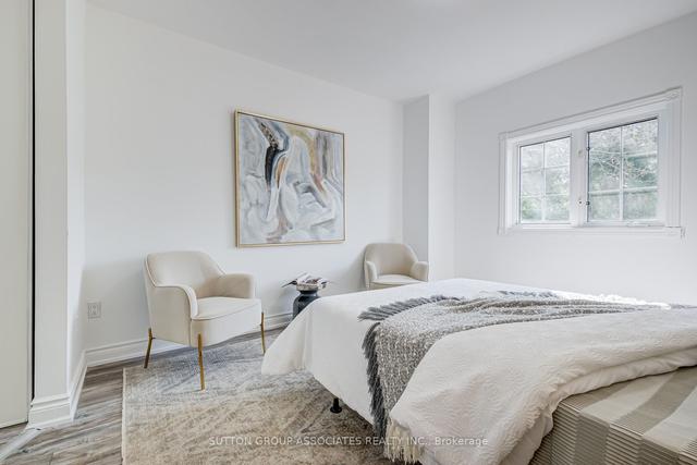 832 Manning Ave, House semidetached with 3 bedrooms, 4 bathrooms and 1 parking in Toronto ON | Image 11