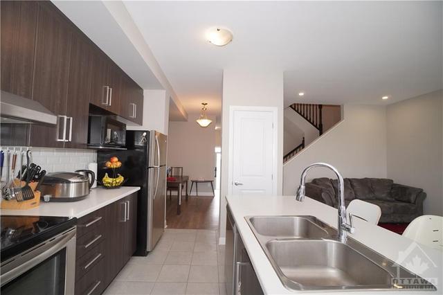 173 Bending Way, Townhouse with 3 bedrooms, 3 bathrooms and 2 parking in Ottawa ON | Image 15