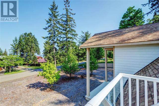 4686 Maple Guard Dr, House detached with 3 bedrooms, 4 bathrooms and 2 parking in Nanaimo H BC | Image 57