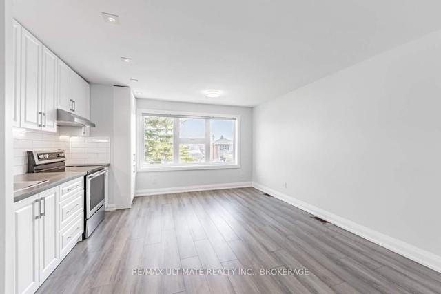upper - 198 Cornelius Pkwy, House detached with 2 bedrooms, 1 bathrooms and 1 parking in Toronto ON | Image 23