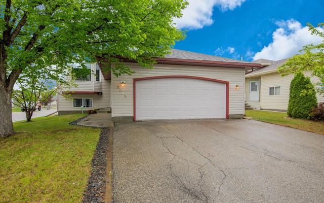 6025 88a Street, House detached with 5 bedrooms, 3 bathrooms and 4 parking in Grande Prairie AB | Image 1