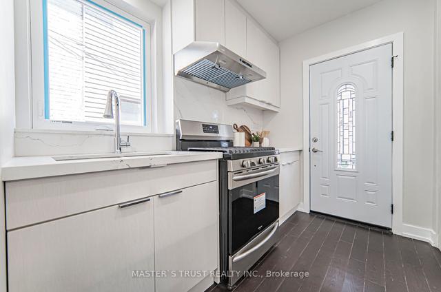 613 Old Weston Rd N, House detached with 3 bedrooms, 1 bathrooms and 4 parking in Toronto ON | Image 5