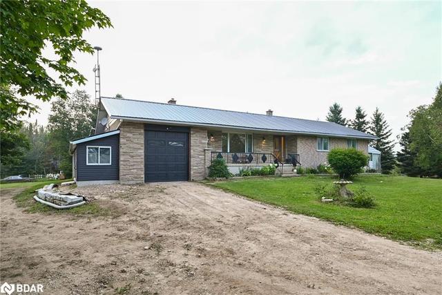 643117 270 Sideroad, House detached with 3 bedrooms, 1 bathrooms and 13 parking in Melancthon ON | Image 1