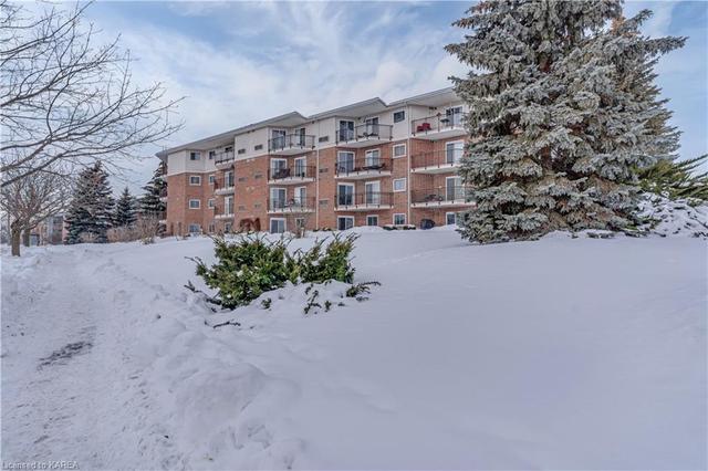 103 - 266 Guthrie Drive, House attached with 1 bedrooms, 1 bathrooms and 1 parking in Kingston ON | Image 1