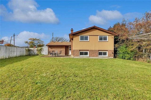 8 Allanburg Rd S, House detached with 3 bedrooms, 2 bathrooms and 7 parking in St. Catharines ON | Image 17