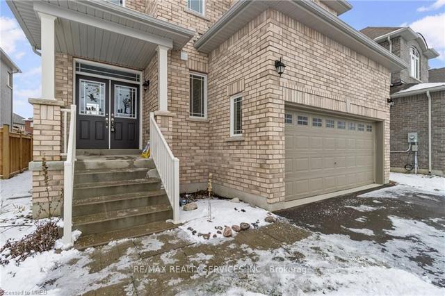 30 Pearl St W, House detached with 4 bedrooms, 4 bathrooms and 6 parking in Wasaga Beach ON | Image 2