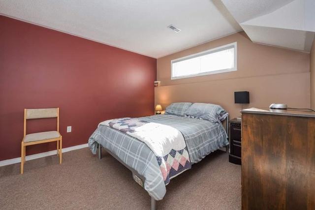 79 Chalmers Dr, House detached with 2 bedrooms, 2 bathrooms and 4 parking in Barrie ON | Image 13