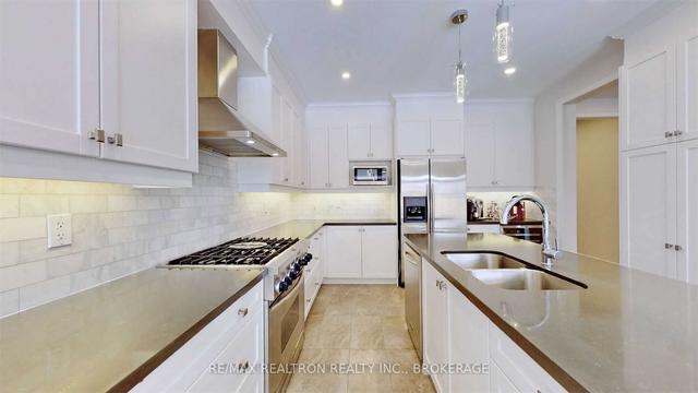 127 Rotondo Cres, House detached with 4 bedrooms, 3 bathrooms and 4 parking in Vaughan ON | Image 7