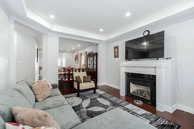 8 Stillman Dr, House detached with 4 bedrooms, 4 bathrooms and 5 parking in Brampton ON | Image 3