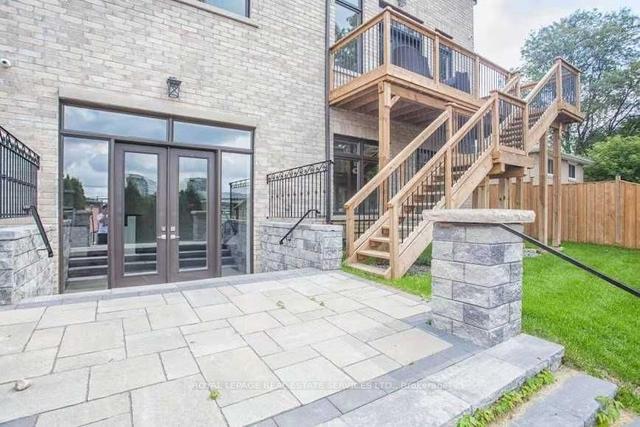 26 Rochelle Cres, House detached with 4 bedrooms, 5 bathrooms and 4 parking in Toronto ON | Image 13