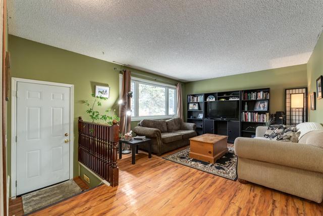 335 Penworth Way Se, House detached with 3 bedrooms, 1 bathrooms and 2 parking in Calgary AB | Image 4