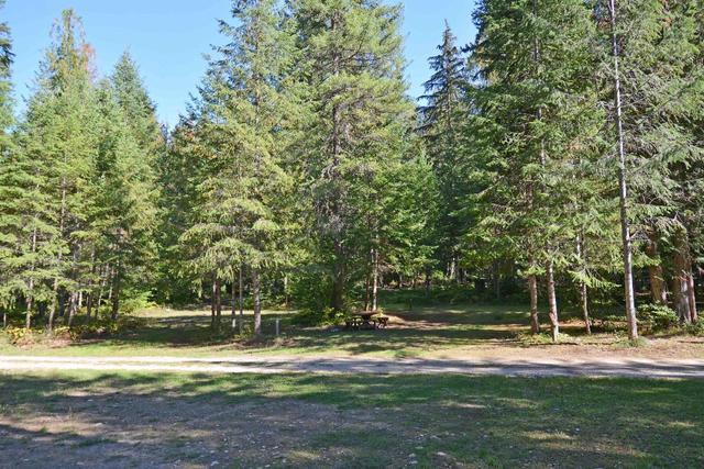 5730 Cedar Creek Road, House detached with 3 bedrooms, 3 bathrooms and null parking in Central Kootenay H BC | Image 88