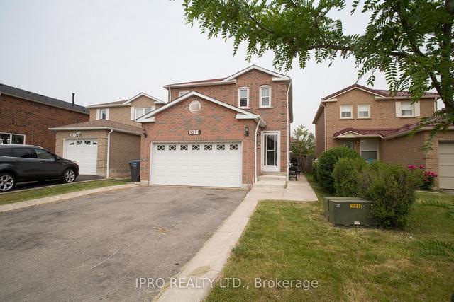 3211 Valcourt Cres, House detached with 4 bedrooms, 3 bathrooms and 3 parking in Mississauga ON | Image 1
