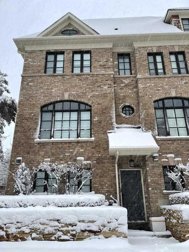 9 - 2015 Queensborough Gate, Townhouse with 3 bedrooms, 3 bathrooms and 2 parking in Mississauga ON | Image 1