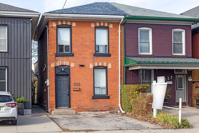 225 West Ave N, House detached with 2 bedrooms, 2 bathrooms and 3 parking in Hamilton ON | Image 12