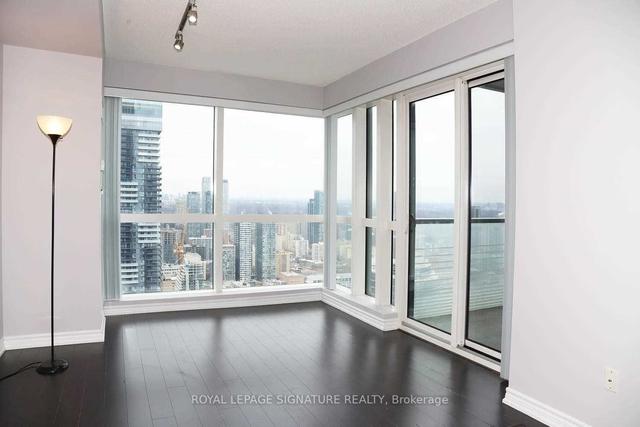 5001 - 386 Yonge St, Condo with 2 bedrooms, 2 bathrooms and 1 parking in Toronto ON | Image 20