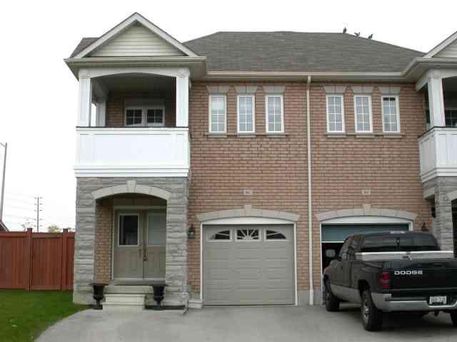 985 Marygrace Crt, House semidetached with 4 bedrooms, 4 bathrooms and 3 parking in Mississauga ON | Image 1