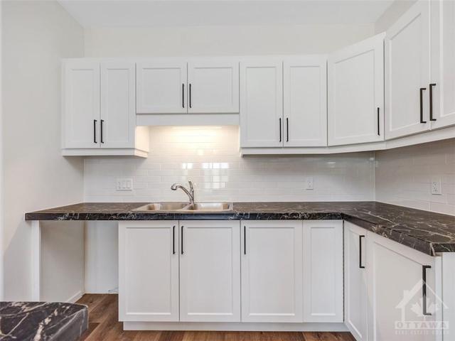 a - 906 Chablis Crescent, Condo with 2 bedrooms, 2 bathrooms and 2 parking in Russell ON | Image 3