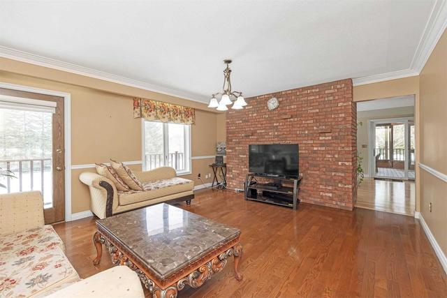 7340 Guelph Line, House detached with 4 bedrooms, 3 bathrooms and 23 parking in Milton ON | Image 2